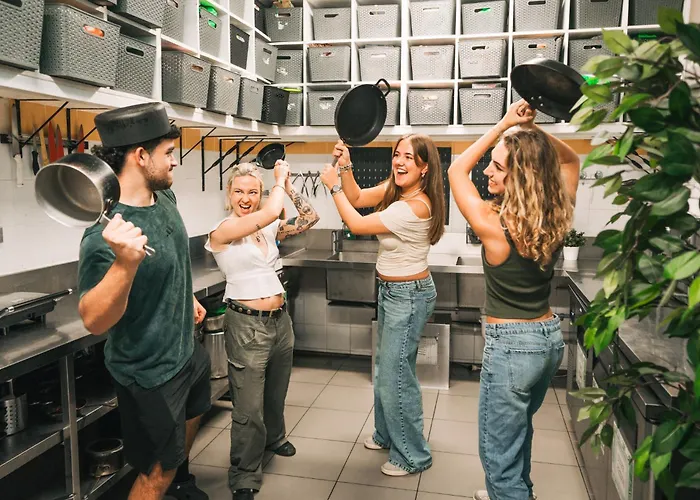 Mad Monkey Potts Point